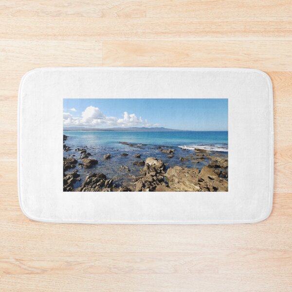 Artikelvorschau, Mallacoota Bastian Point Felsen und Wolken entworfen und verkauft von Colin Dixon.