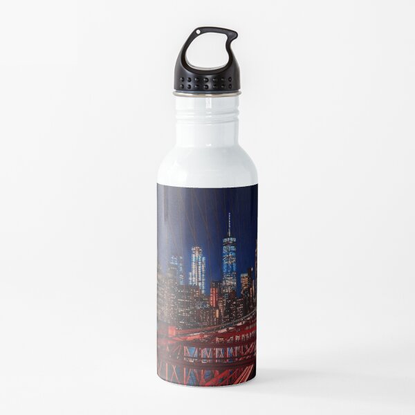 Freedom Tower y Manhattan Nighttime Skyline Bridge View Botella de agua