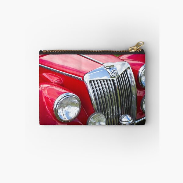 Aperçu de l'œuvre Voiture de sport classique vintage MGA rouge créée et vendue par Rob Cole Photography.