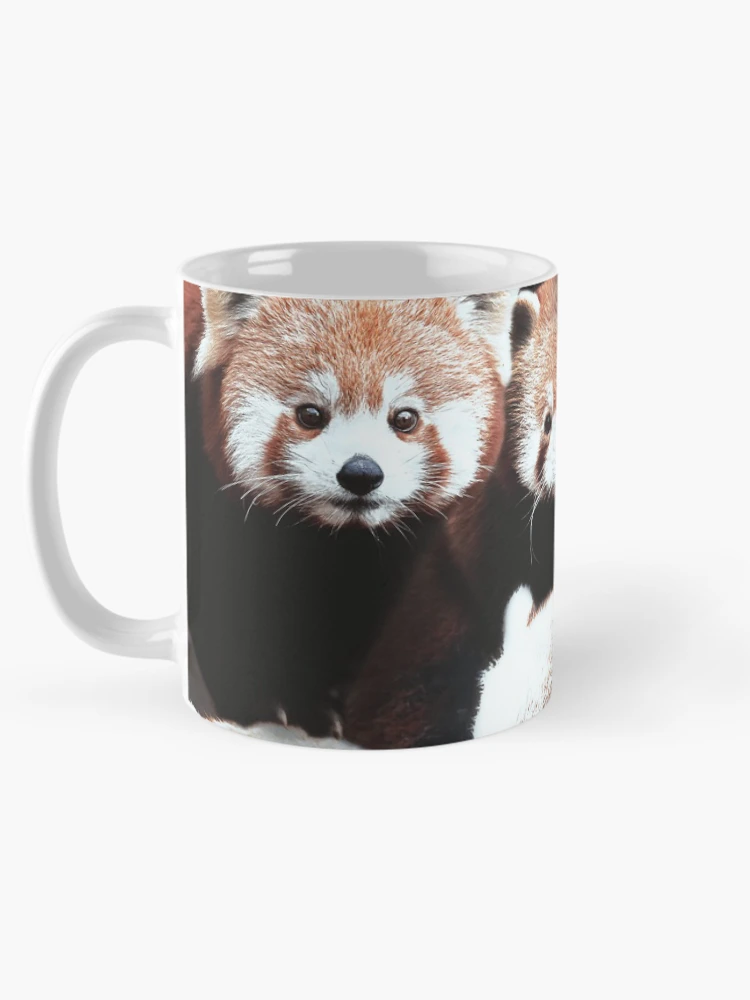 Aperçu 5 sur 6. Mug à café avec l'œuvre Pandas Rouges créée et vendue par MaxencePierrard.