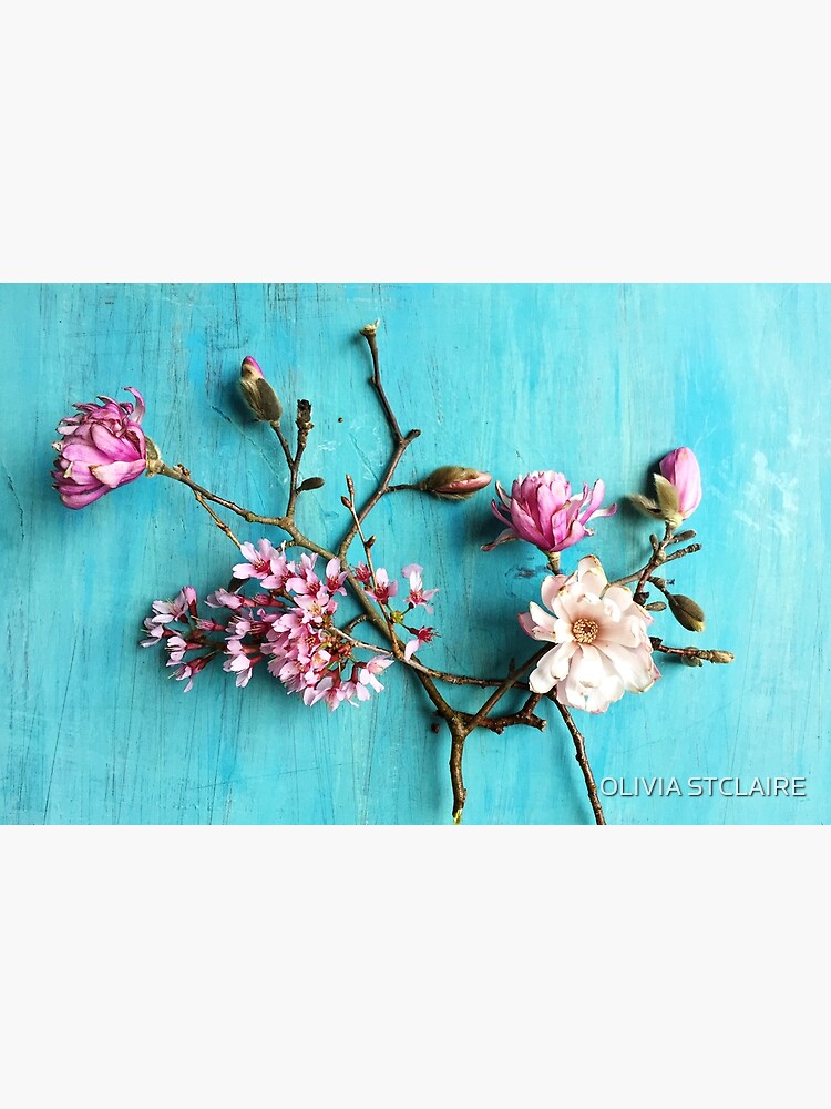 Aperçu 2 sur 2. Skin adhésive d'ordinateur avec l'œuvre Fleurs de printemps créée et vendue par oliviastclaire.