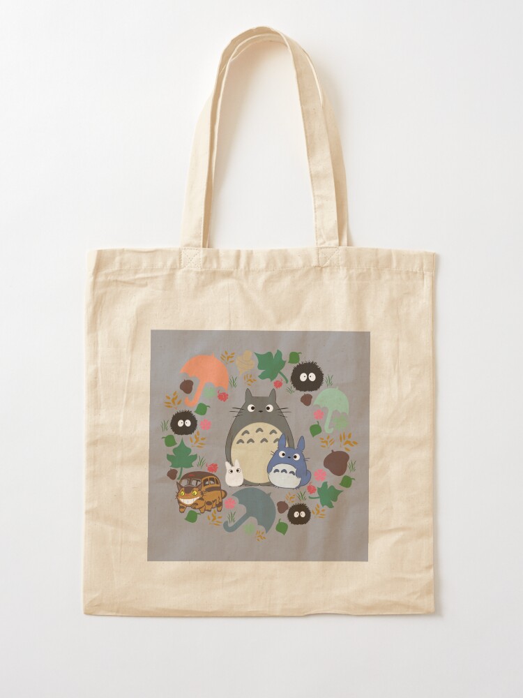 Alternative Ansicht von Mein Nachbar Totoro Kranz - Anime, Catbus, Ruß Sprite, Blau Totoro, Weiß Totoro, Senf, Ocker, Regenschirm, Manga, Hayao Miyazaki, Studio Ghibl Stofftasche