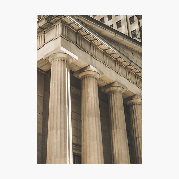 Weisses New York Federal Hall Griechischer Tempel In Der Wall Street Neoklassische Architektur Fotodruck Von Spallutos Redbubble