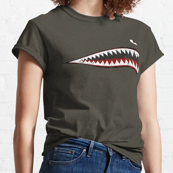 Shark Teeth P-40 Warhawk Nose Art WWII WW2 Airplane Vintage Classic T-Shirt