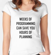 Planen Sie Ihre Programmierung. Tailliertes Rundhals-Shirt