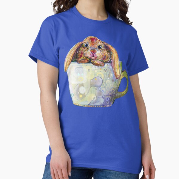 Lapin dans une tasse de thé T-shirt classique