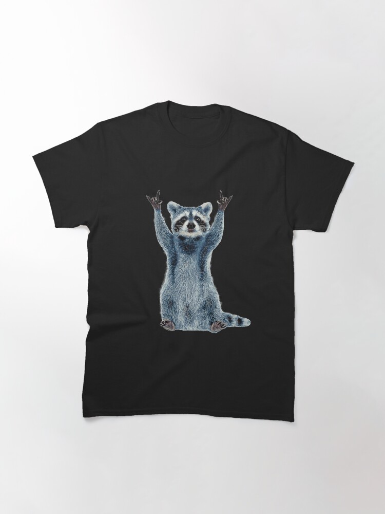 Imagen 3 de 7, Camiseta clásica con la obra Camisa de mapache-Cool Nature Raccoon Tee Cute Raccoon Classic, diseñada y vendida por TeeARTHY.