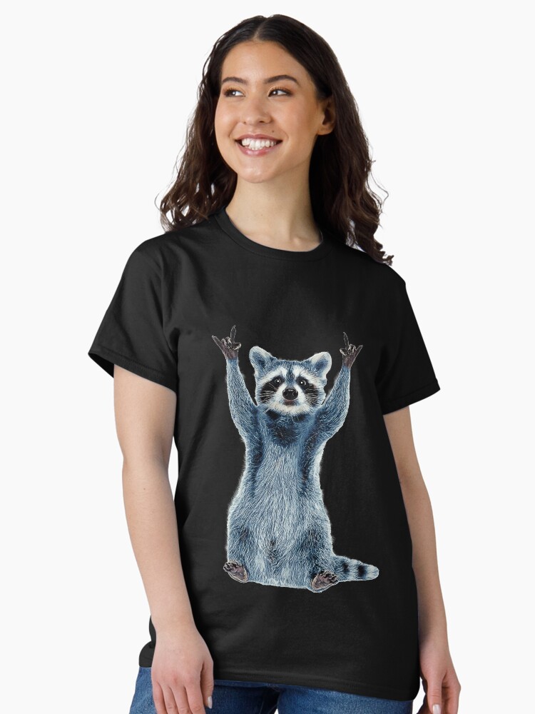Imagen 1 de 7, Camiseta clásica con la obra Camisa de mapache-Cool Nature Raccoon Tee Cute Raccoon Classic, diseñada y vendida por TeeARTHY.