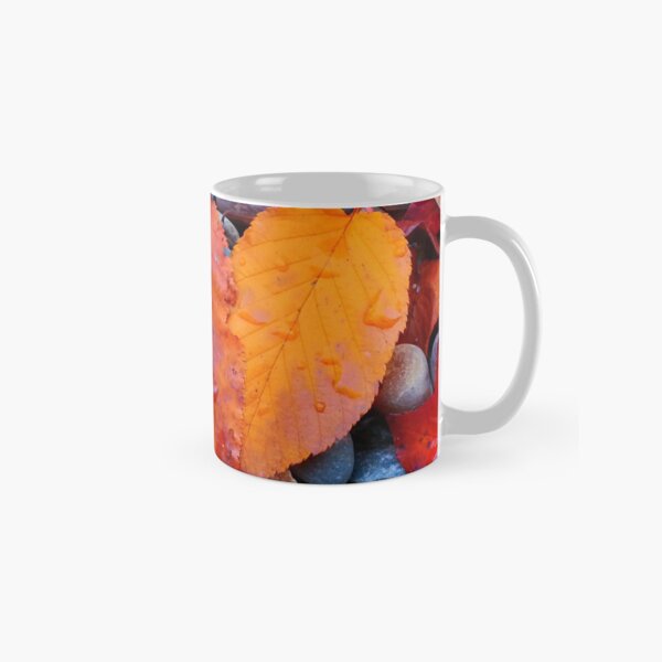 love remains Classic Mug