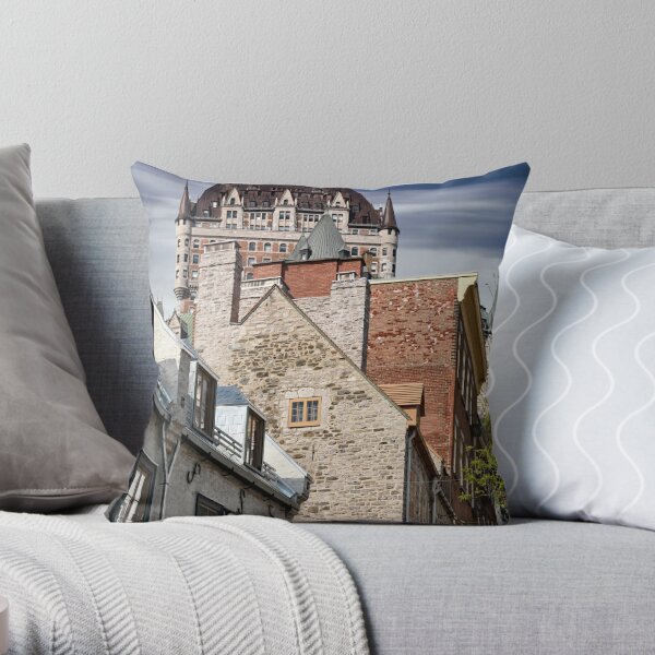 Kissen Kissenbezuge Le Chateau Redbubble