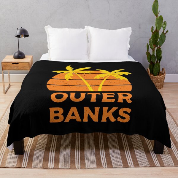 Artikelvorschau, Outer Banks Retro entworfen und verkauft von teesaurus.
