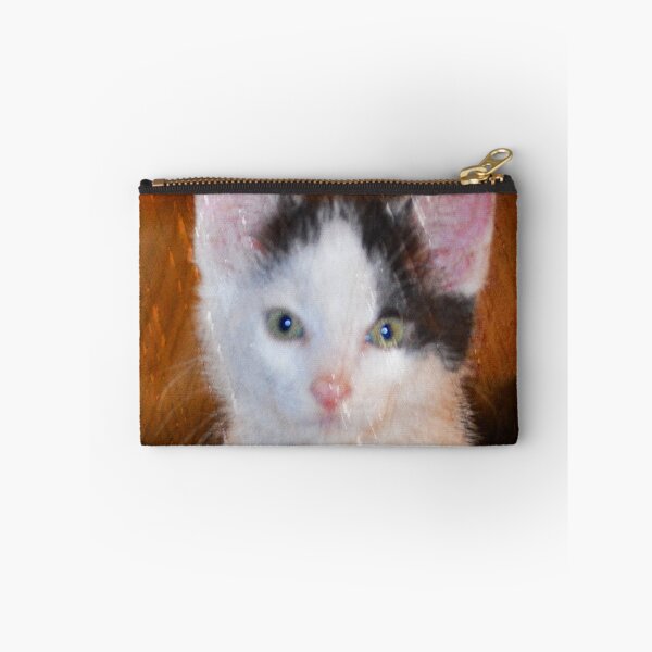 Aperçu de l'œuvre My Little Kitty With Green Eyes And A Pink Nose créée et vendue par Lynn  Marie Sharp.