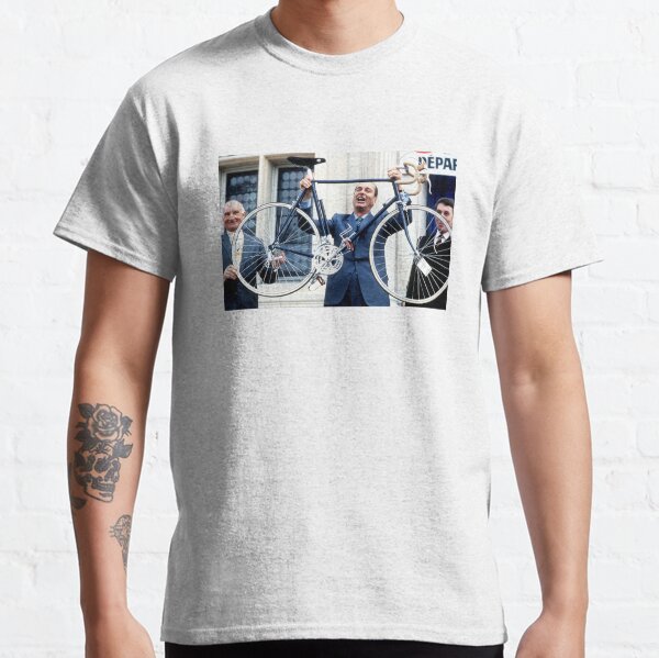 Jacques Chirac présente une bicyclette T-shirt classique