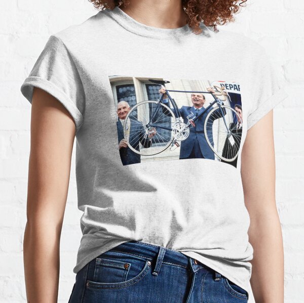 Jacques Chirac présente une bicyclette T-shirt classique