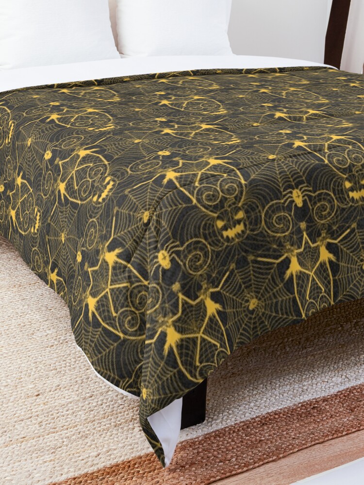 Alternate view of Halloween nightmare lace yellow on black Comforter