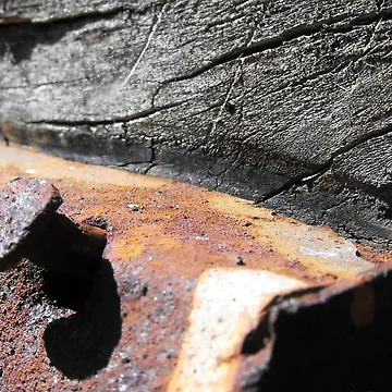 Imagen de la obra Neiled & Rusted  de Richard Sims