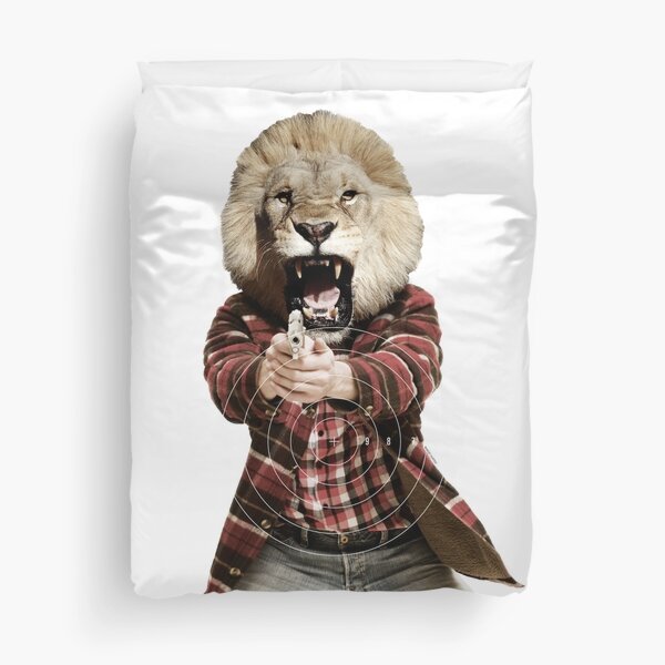 MOST HUNTED REAL LION SAVE WILDLIFE Duvet Cover