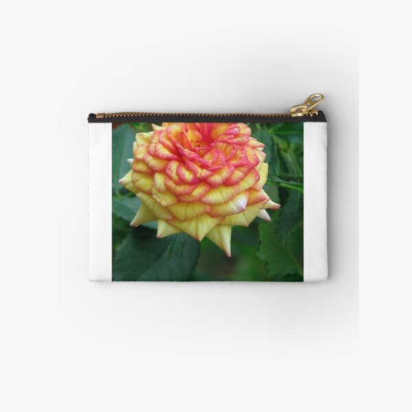 Aperçu de l'œuvre Rose miniature 1 créée et vendue par Sharon Perrett.