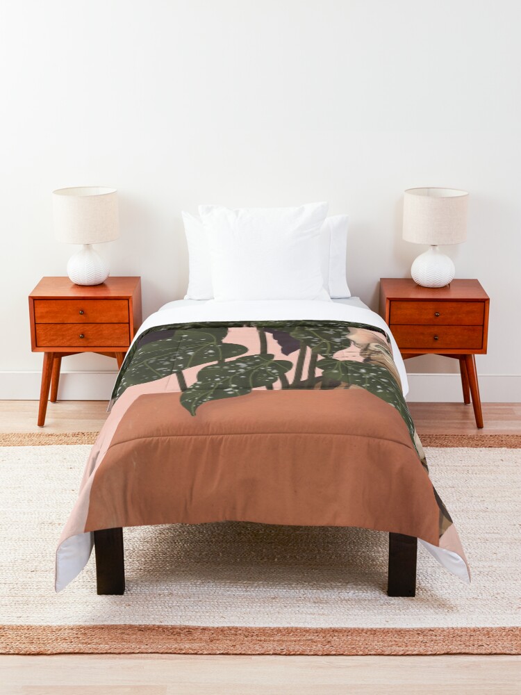Alternate view of tiger at heart Comforter