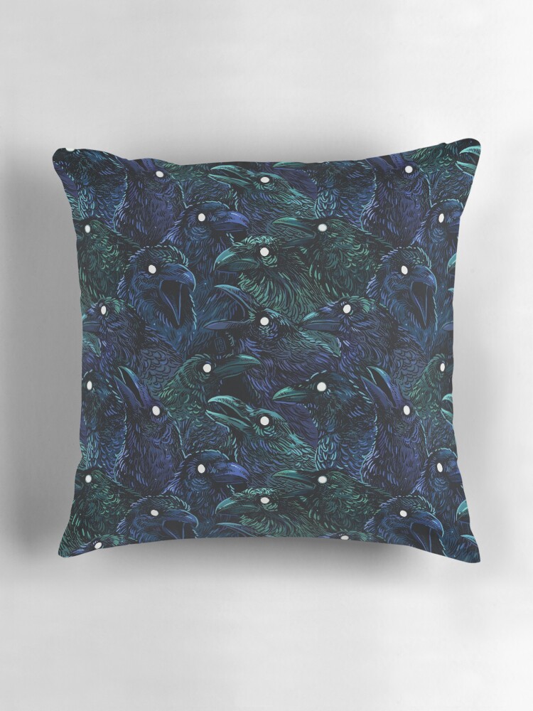 Aperçu 3 sur 4. Coussin avec l'œuvre Motif corbeau créée et vendue par freeminds.