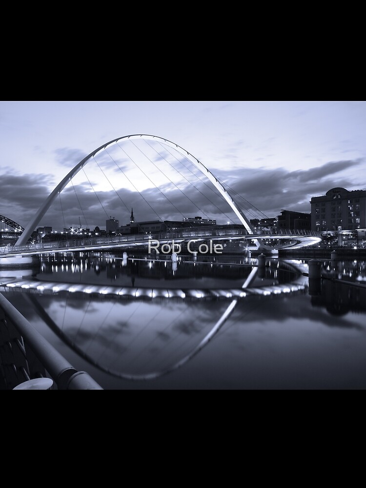 Gateshead Millennium Bridge, Tyne and Wear by robcole