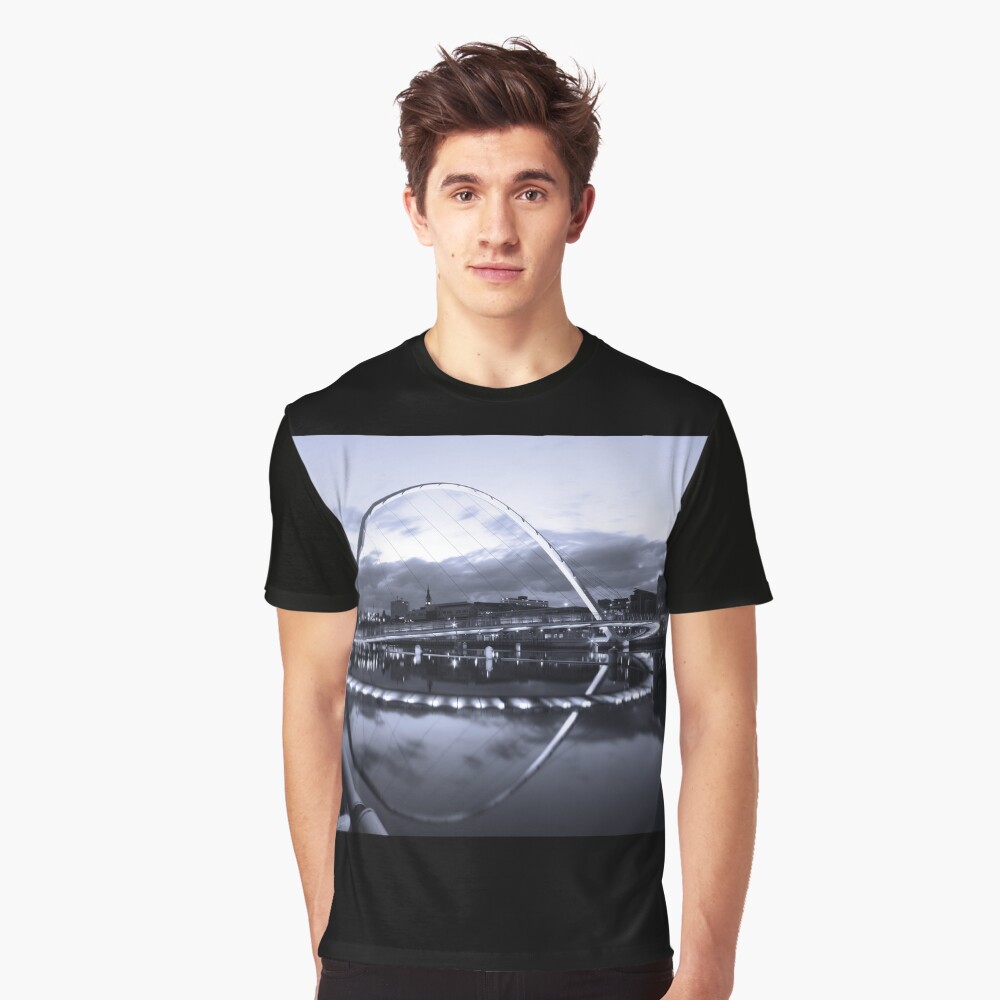 Gateshead Millennium Bridge, Tyne and Wear Graphic T-Shirt