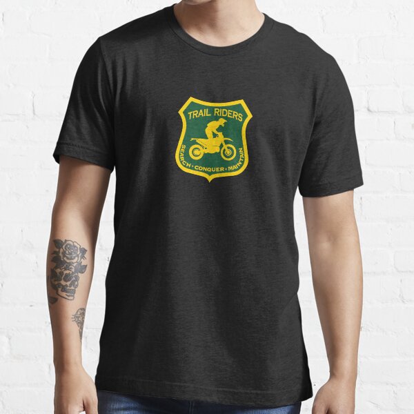 Trail Riders Suche • Erobern • Pflegen Essential T-Shirt