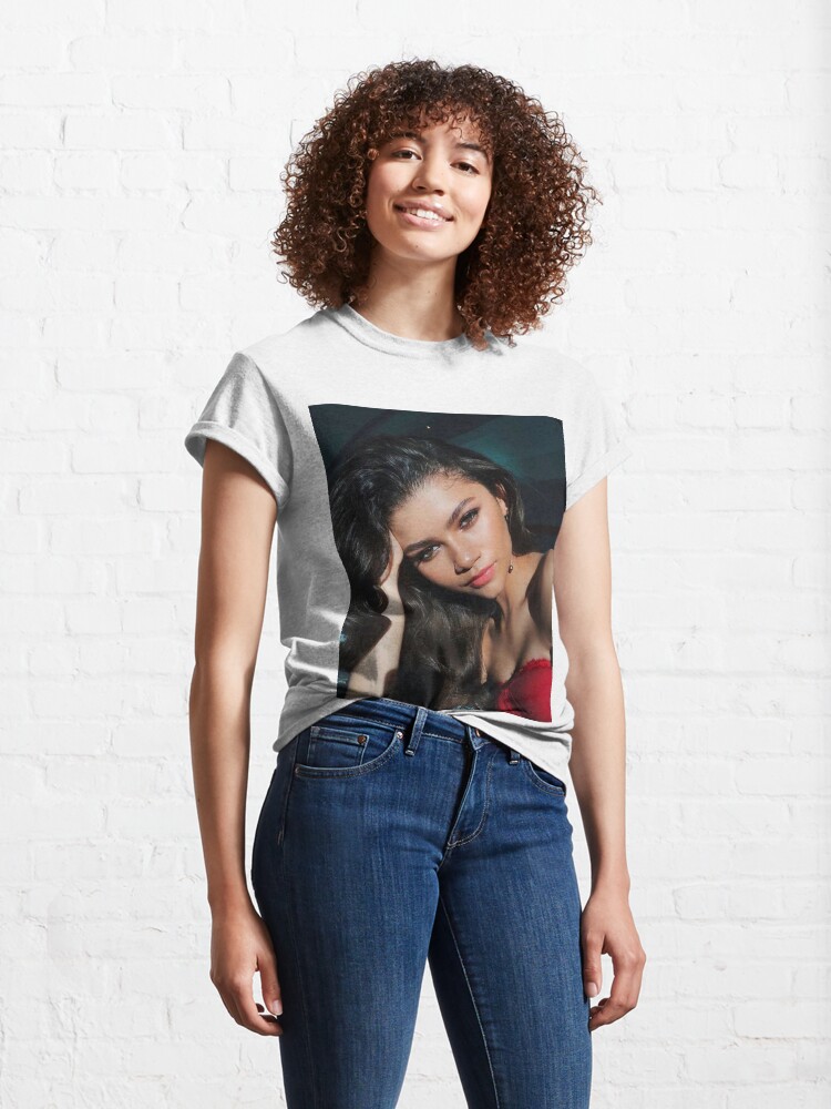 zendaya middle finger shirt