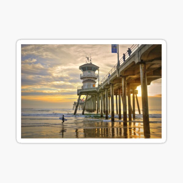 Aperçu de l'œuvre Surf Pier Pier Huntington créée et vendue par K D Graves Photography.