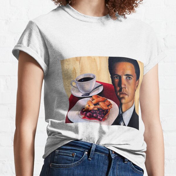 Vista previa del artículo con la obra «Twin Peaks: el agente Cooper con una taza de café buenísima y una porción de tarta de cerezas», diseñado y vendido por NicArtistic.