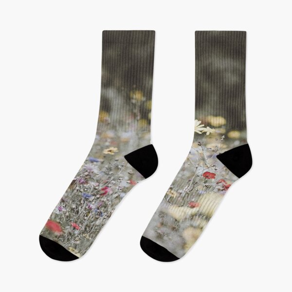 Artikelvorschau, Wildblumen im Wind entworfen und verkauft von RoseAesthetic.