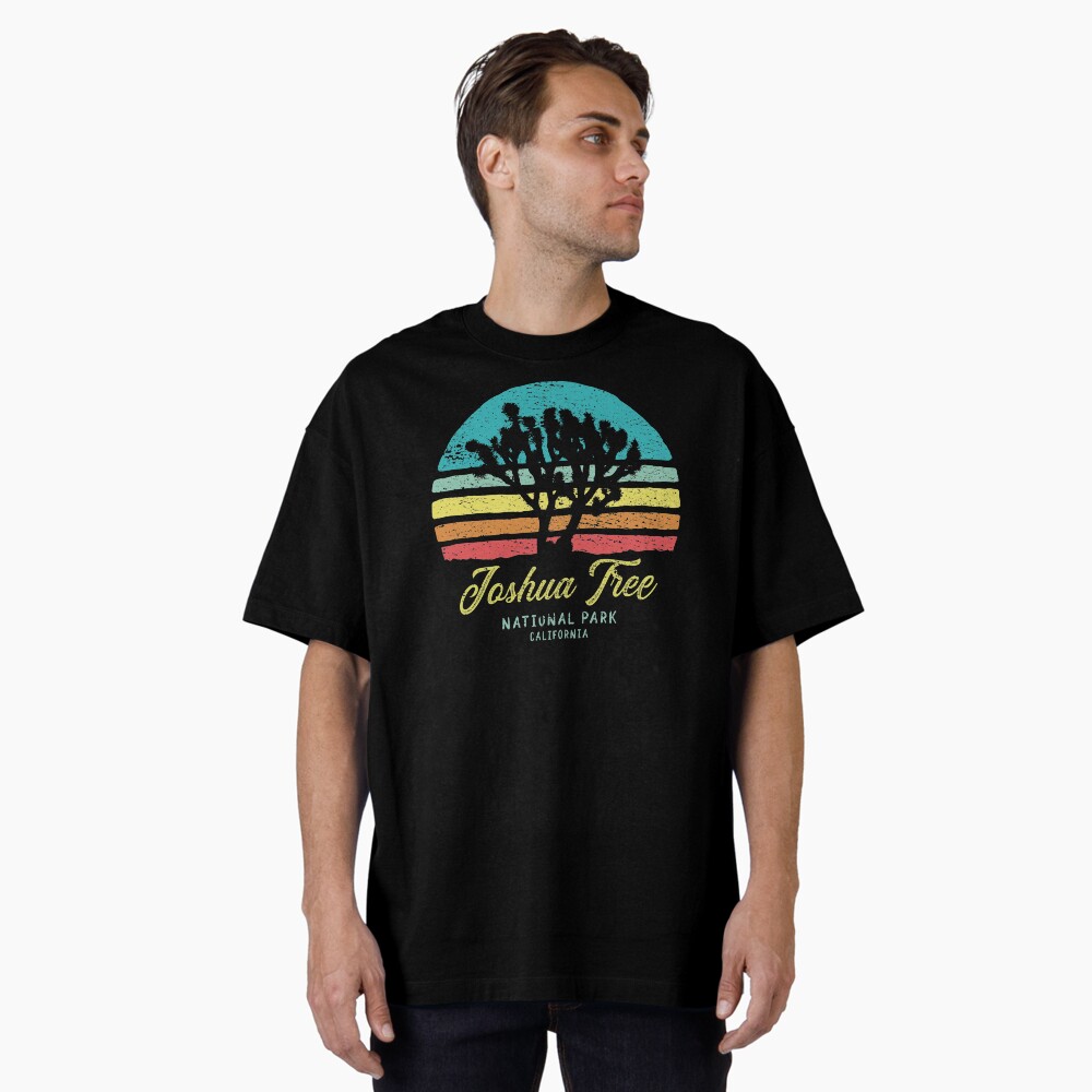 Vista previa del artículo con la obra «Camiseta holgada», diseñado y vendido por RAWWR.
