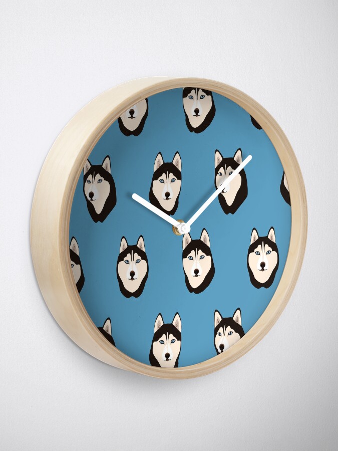 Alternate view of Husky Dogs Heads Clock