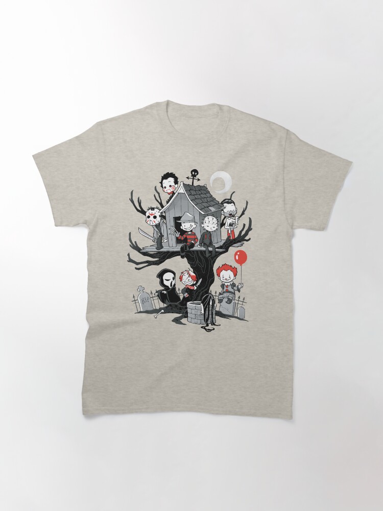 Aperçu 3 sur 7. T-shirt classique avec l'œuvre Maison d'horreur créée et vendue par dooomcat.