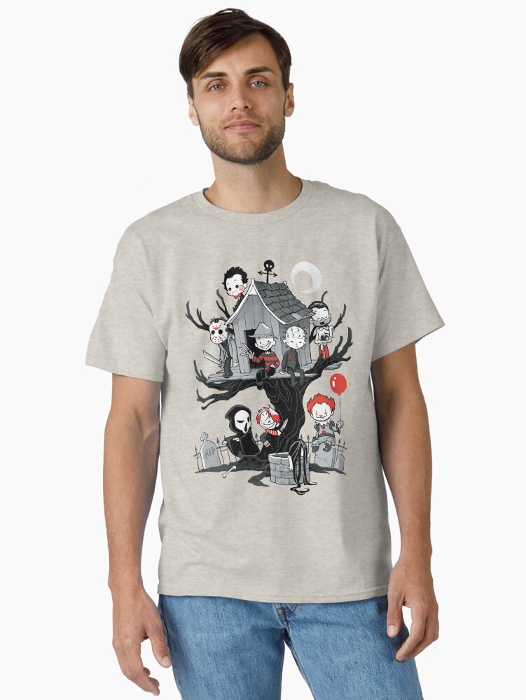 Aperçu 1 sur 7. T-shirt classique avec l'œuvre Maison d'horreur créée et vendue par dooomcat.