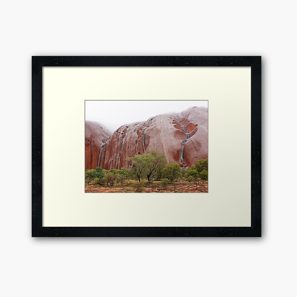 Artikel-Vorschau von Erstaunliche Uluru Wasserfälle. "Regen auf dem Felsen", designt und verkauft von RankAmateur.