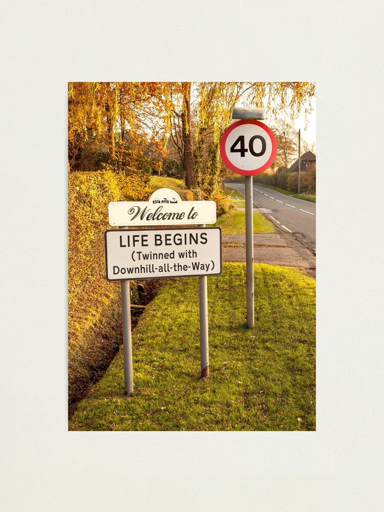 Impression photo for Sale avec l'œuvre « La vie commence à 40 ans