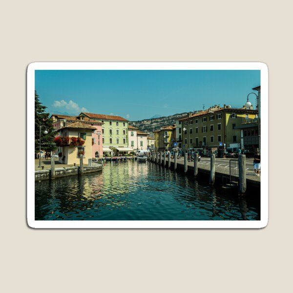 Artikelvorschau, Hafen von Torbole Italien entworfen und verkauft von Steve Purnell Photography.