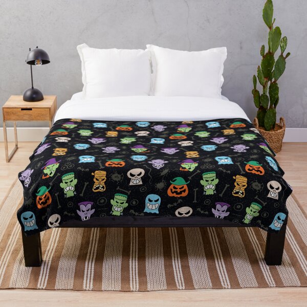 Halloween characters making funny faces in a cool pattern design Throw Blanket