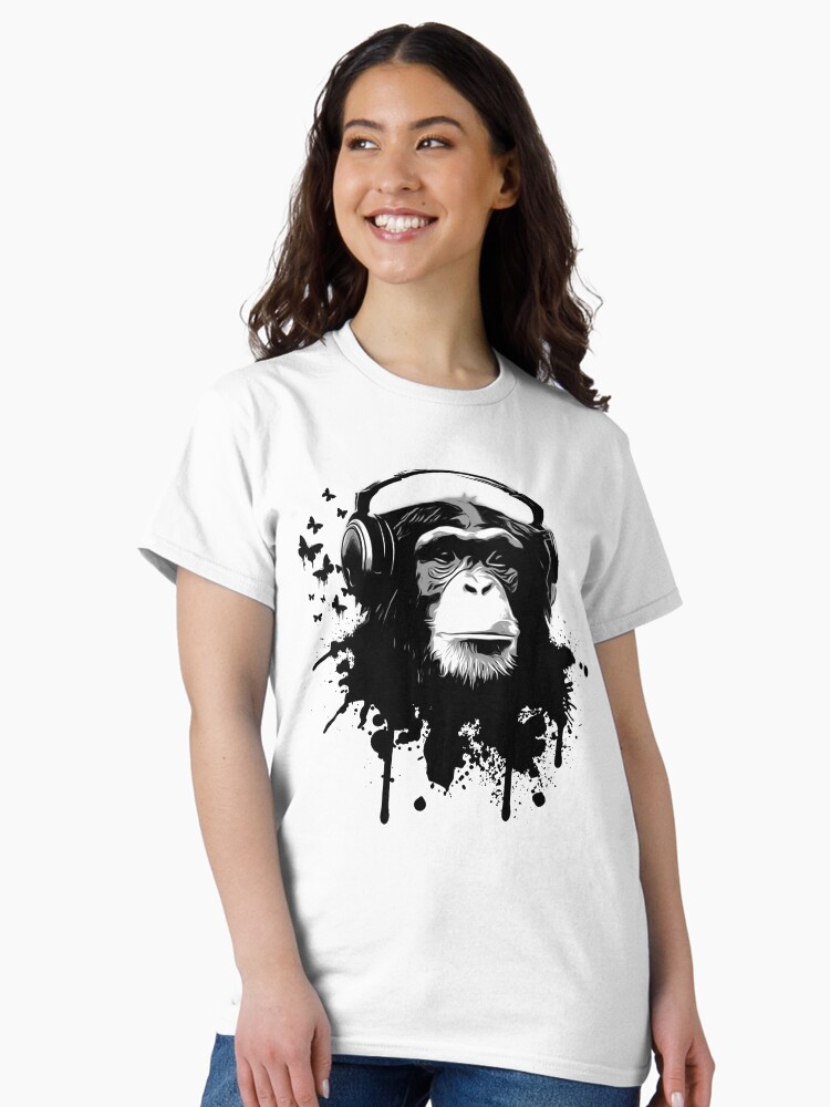 Aperçu 2 sur 7. T-shirt classique avec l'œuvre Affaires de singe créée et vendue par Nicklas81.