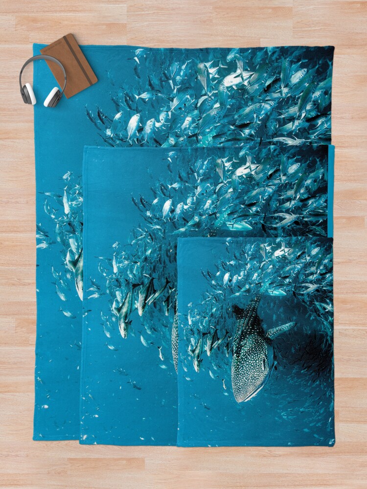 Imagen 5 de 6, Manta con la obra Foto ganadora del Premio Tiburón Ballena, diseñada y vendida por Picturestation.