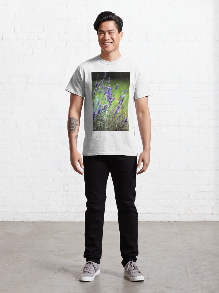 Alternative Ansicht von Der Lavendel Classic T-Shirt