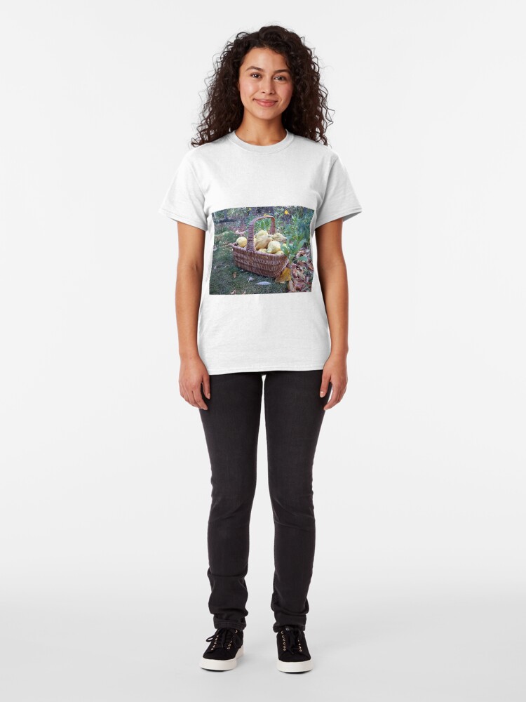 Alternative Ansicht von Quitten im Korb Classic T-Shirt