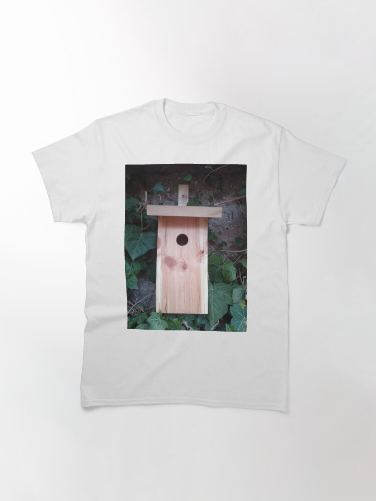 Alternative Ansicht von Der Nistkasten - Luxus für den Garten-Vogel Classic T-Shirt