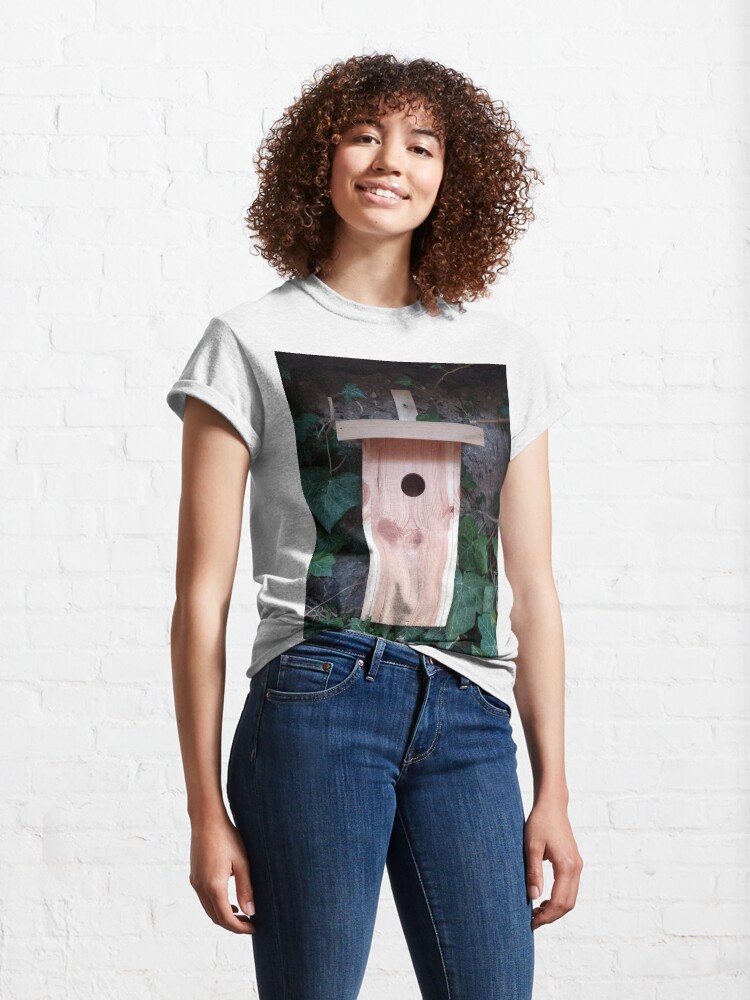 Alternative Ansicht von Der Nistkasten - Luxus für den Garten-Vogel Classic T-Shirt