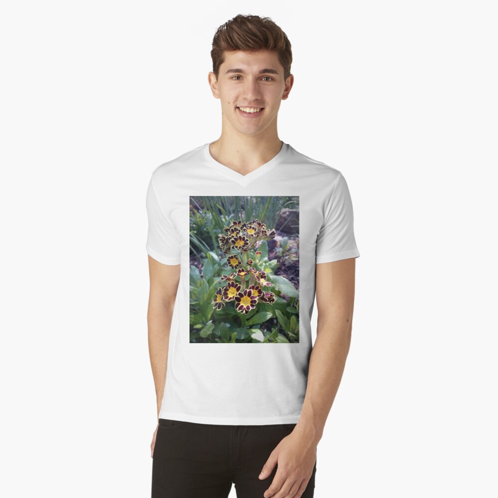 Artikel-Vorschau von T-Shirt mit V-Ausschnitt, designt und verkauft von Gourmetkater.