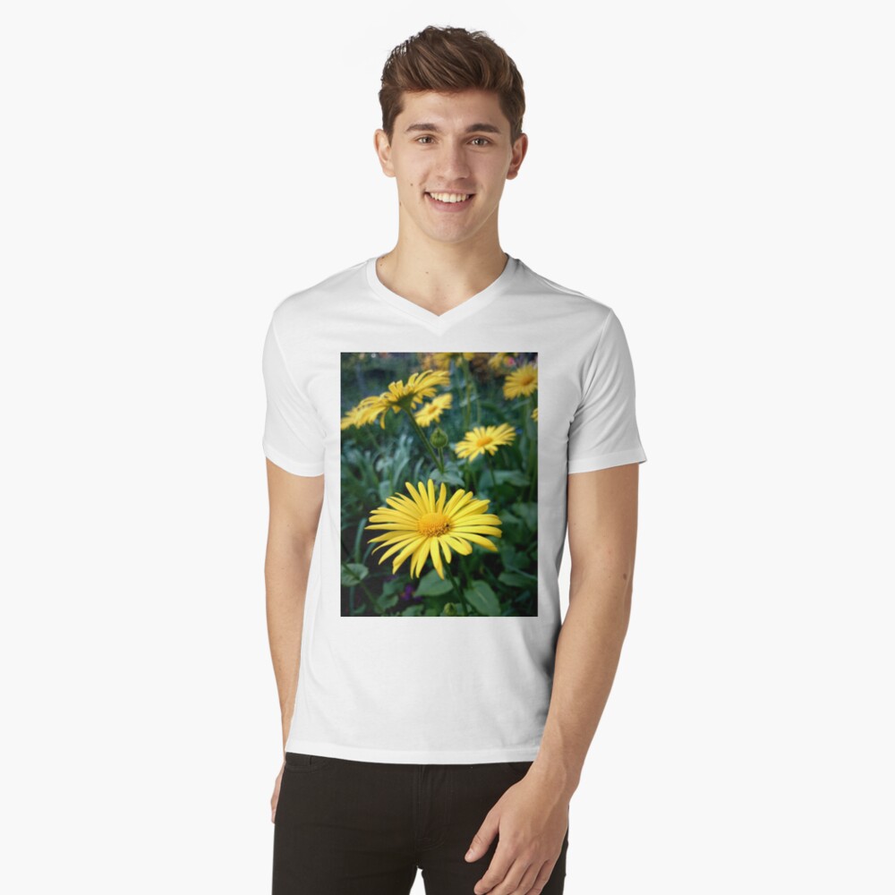 Artikel-Vorschau von T-Shirt mit V-Ausschnitt, designt und verkauft von Gourmetkater.