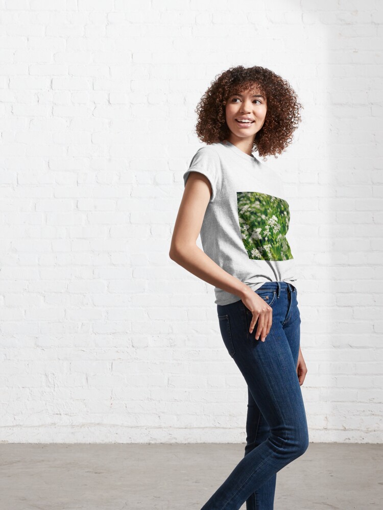 Alternative Ansicht von Zarte Waldmeister-Blüte Classic T-Shirt