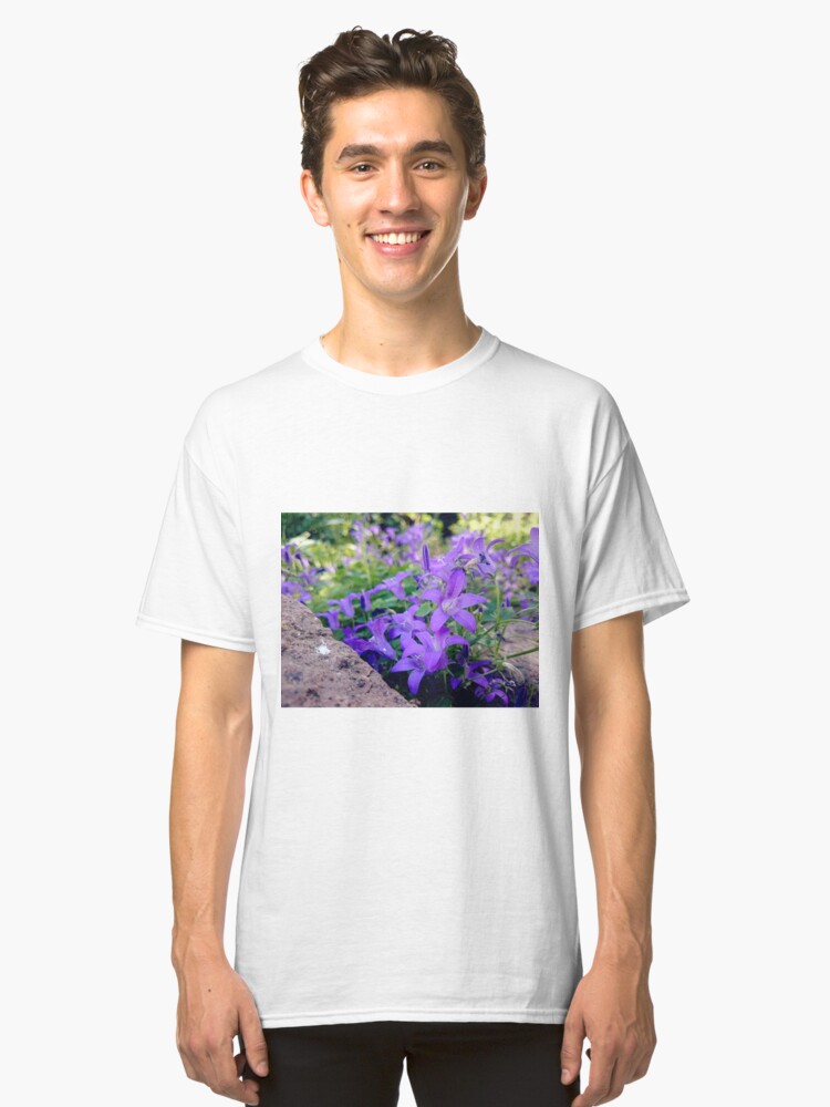 Alternative Ansicht von Glockenblume Classic T-Shirt