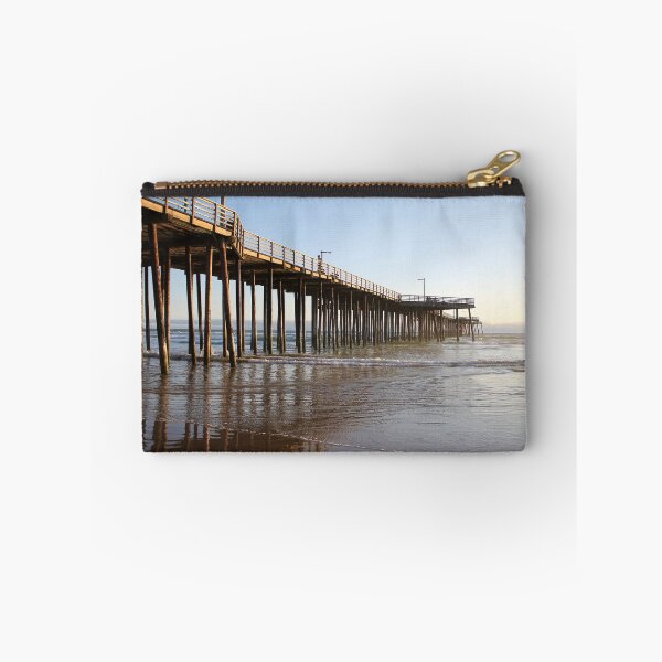 Aperçu de l'œuvre Jetée à la plage de Pismo créée et vendue par cuprum.